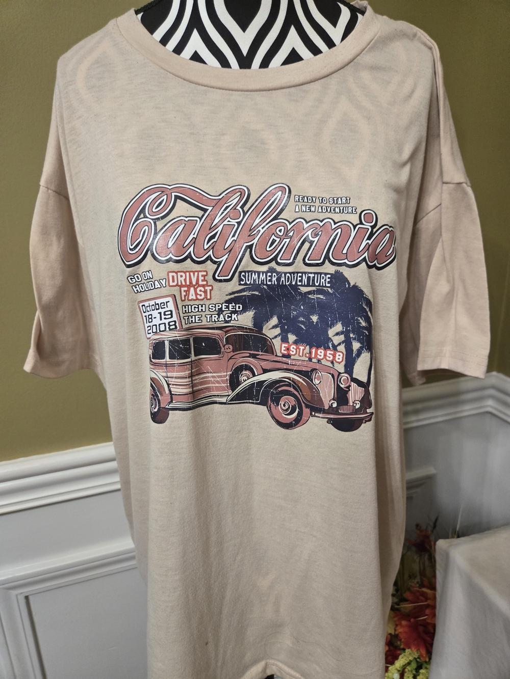 SHEIN Short Sleeve Beige California Vintage Car Graphic Tee
